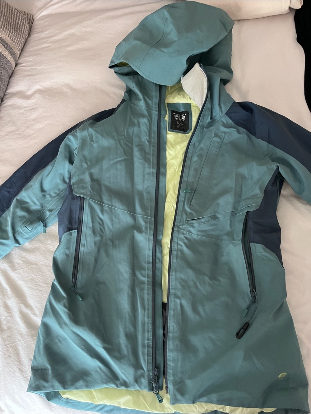 Mountain Hard Wear Women’s Ski/Winter Jacket - Medium, Team